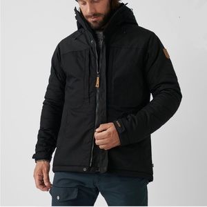 FJÄLLRÄVEN BLACK SKOGSÖ PADDED JACKET M